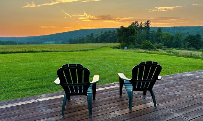 East Worcester House | Country retreat - 3-bd rm house on picturesque horse farm with WiFi, AC & views