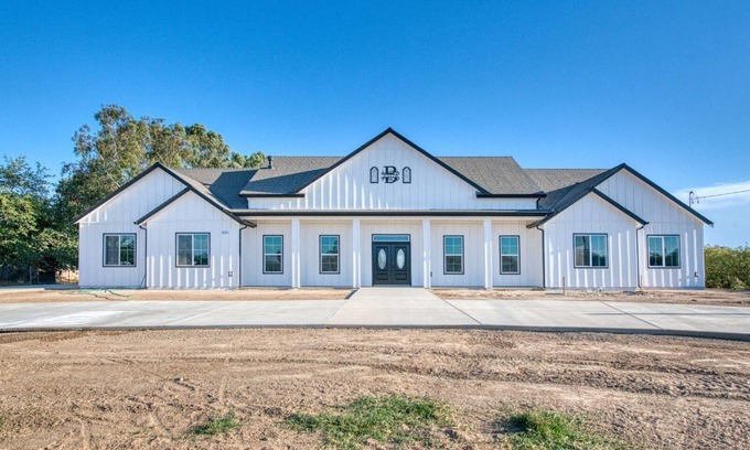 Madera House | Country Retreat in Central Cali. Home of the Sequios & Yosemite.