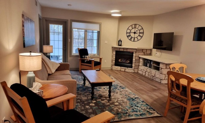 Oro-Medonte Condo | Country Retreat in Horseshoe Valley with 2 bdrs