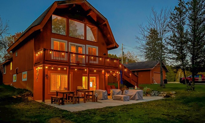 Northeast House | Country retreat on the Manistee National Forest w/outside space