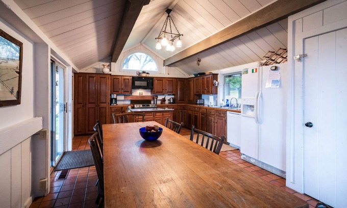 Kent House | Country retreat with stunning views, spectacular pool, unparalleled privacy!