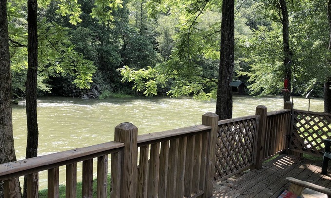 Murphy House | Country River Cabin