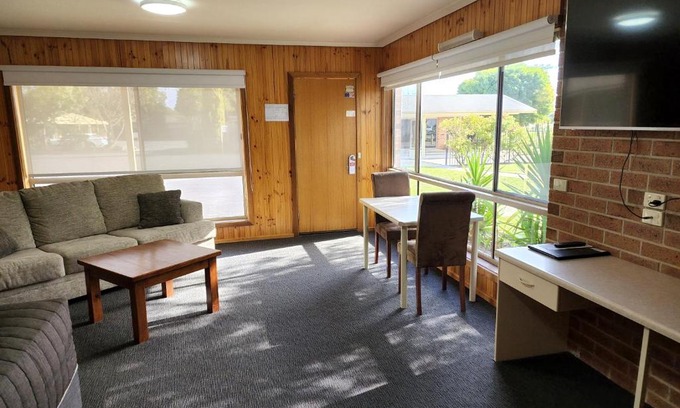 Naracoorte Hotel | Country Roads Motor Inn Naracoorte