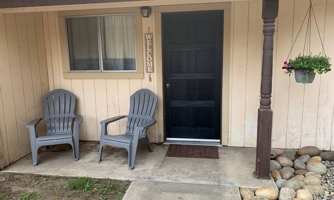 Visalia Apartment | Country studio apartment minutes from town