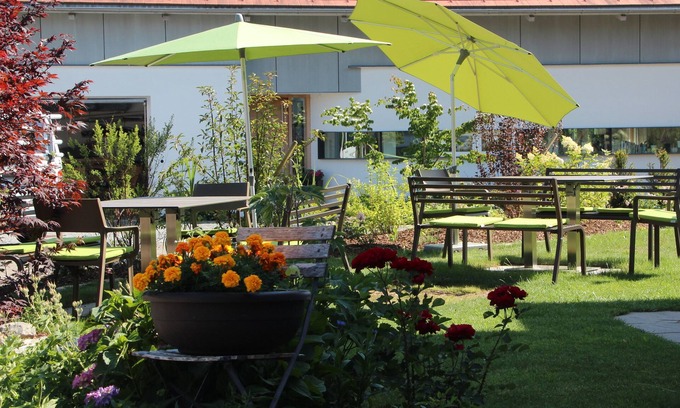 Argenbuhl Apartment | Country-style holiday apartment (sauna, table football, darts, billiards)