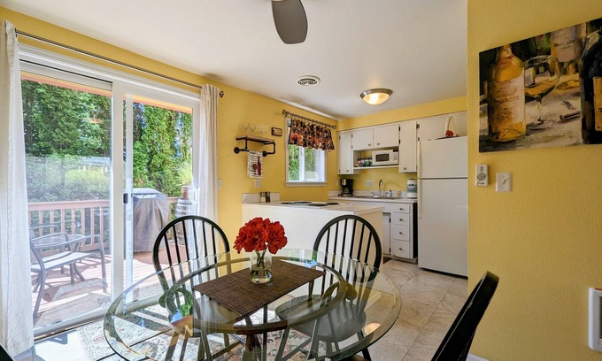 Carlton House | Country View Cottages, charming Cottage Near Downtown Carlton