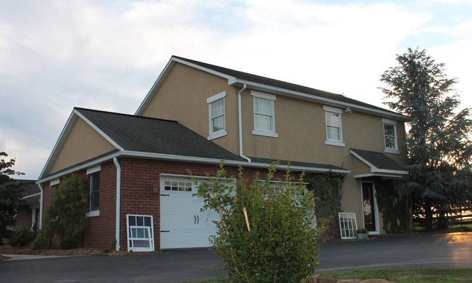 Bird In Hand House | Country View Guest Home