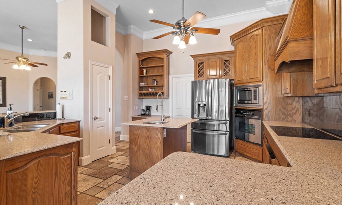 Waxahachie House | Country Villa in Waxahachie