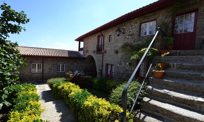 Calvos Cottage | Country villa with private pool near Guimarães