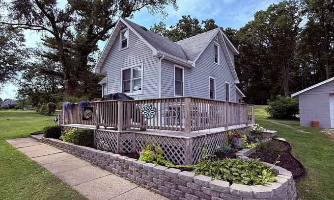 Michigan City House | Country Woods Escape on 4 Acres - Your Home Away From Home! 7 min to Dunes!