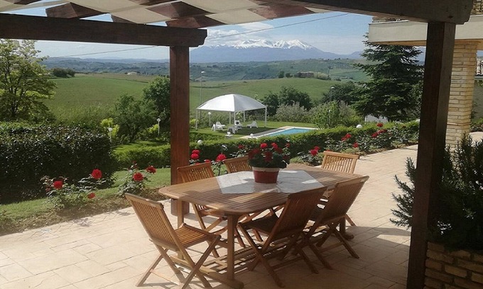 Citta Sant'Angelo House | Countryhouse with pool (sleeps 14 reserving also adjacent cottage 24 persons)