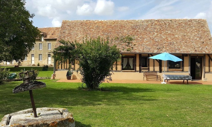Marolles-les-Braults Cottage | Countryside Retreat with Pond, Games Room, and Nearby Attractions