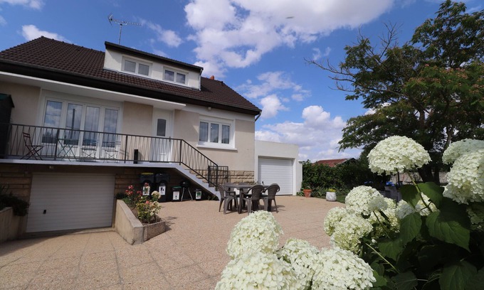Ussy-sur-Marne House | Countryside and close to Disney, La Vallée Village, and Paris.