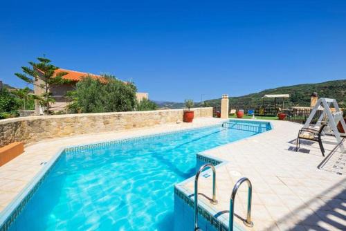 Tsourouniana Apartment | Countryside Apartment 1 with Shared Swimming Pool