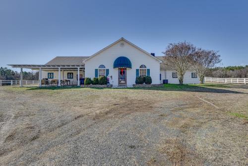 North Carolina Piedmont House | Countryside Cabin Rental about 10 Mi to Wadesboro!