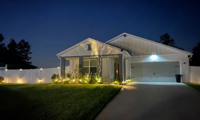 Ocala House | Countryside Comfort at Ocala Oaks