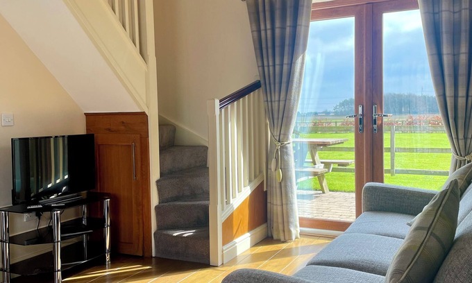 Selby Cottage | Countryside cosy cottage on working arable farm