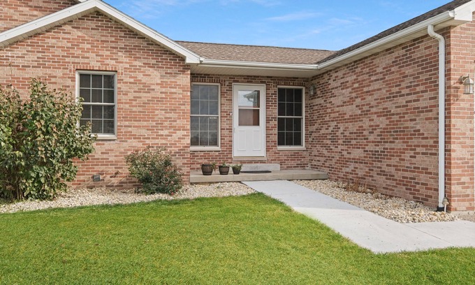 Marseilles House | Countryside Cottage 5 Bed 3 Bath