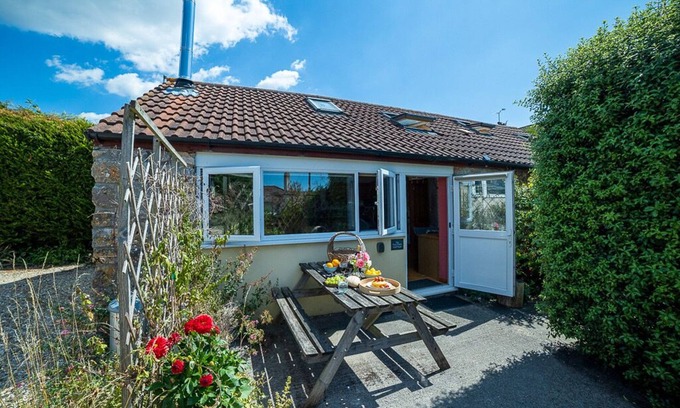 Cross Cottage | Countryside Cottage in the Mendip Hills, with garden