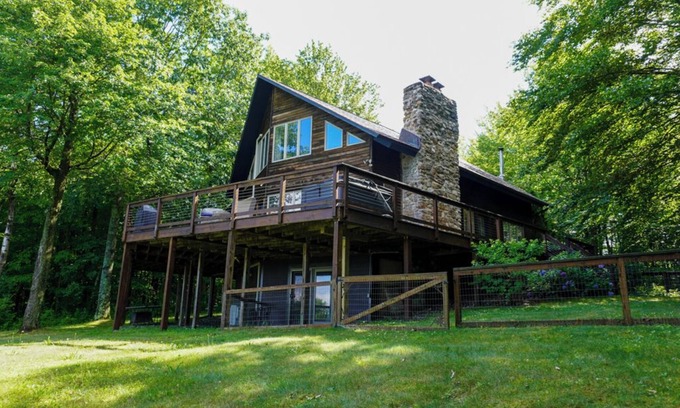 Argyle House | Countryside Estate/Lake Rights/sleep 30 people.