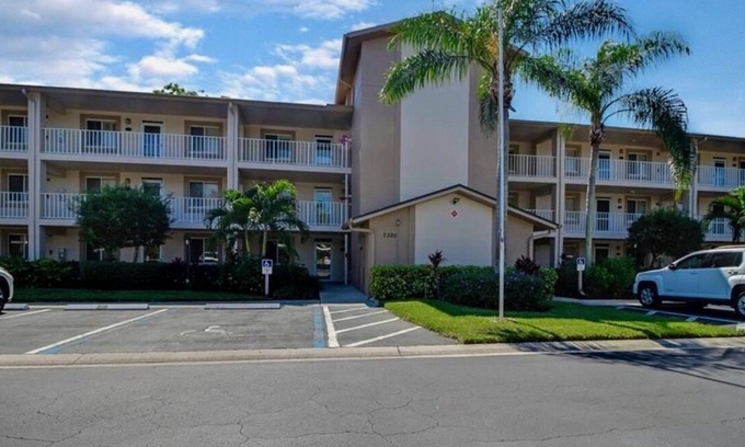 Naples Condo | Countryside Golf & Country Club 2BR/2BA Condo