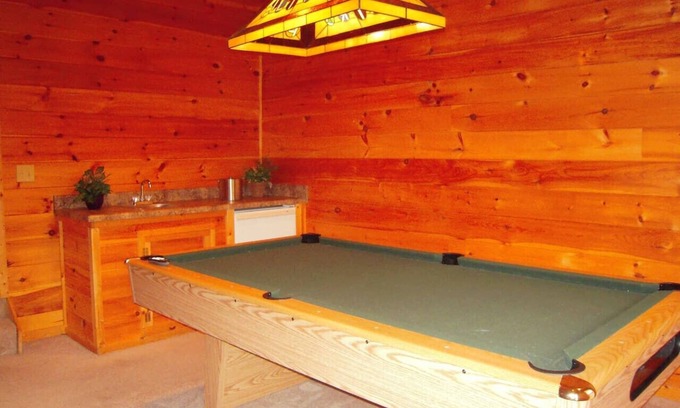 Gatlinburg - Pigeon Forge Cabin | Countryside in Country Pines