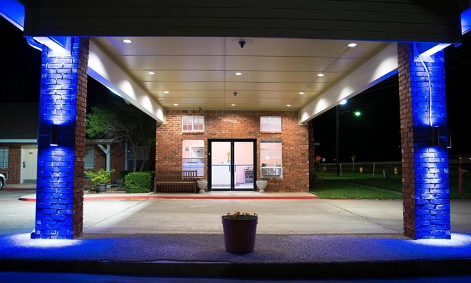 Kaufman Hotel | Countryside Inn