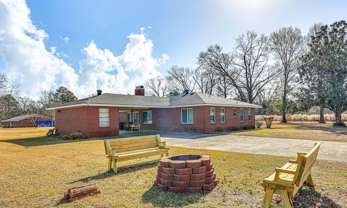 Lawson House | Countryside Marion Retreat Near Fishing & Trails!