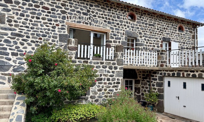 Seneujols Bed & Breakfast | Countryside Retreat Near Puy-en-Velay with Cozy Rooms and Nature Attractions