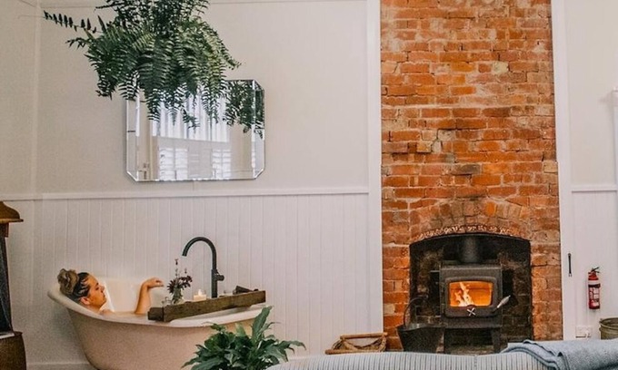 Hallston Cottage | Countryside Retreat with Cosy Fireside Bath