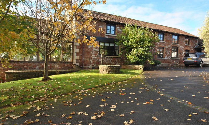 Belluton Cottage | Countryside retreat with stunning views & pool