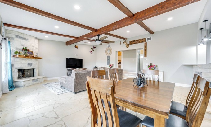 Rochelle House | Countryside Texas Home w/Fire Pit!