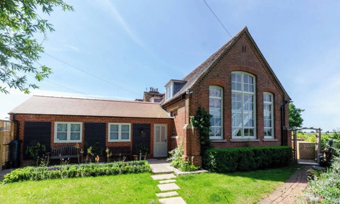 Aldborough House | Countryside Victorian schoolhouse, full of character and history, close to Holt.