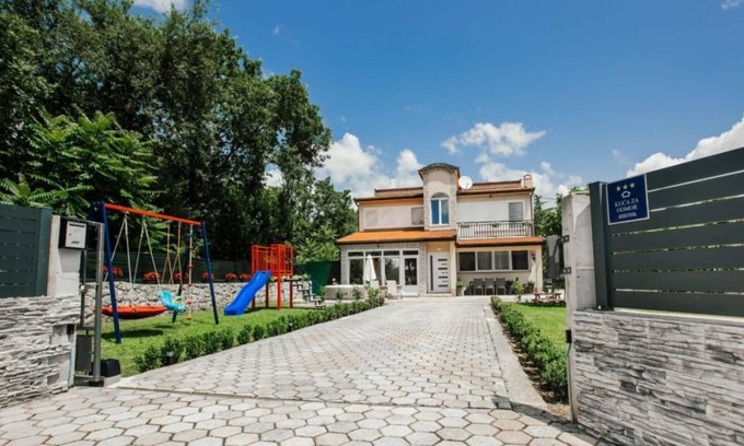 Kamenmost House | Countryside Villa Tajo - Four Bedroom Holiday Home with Swimming Pool