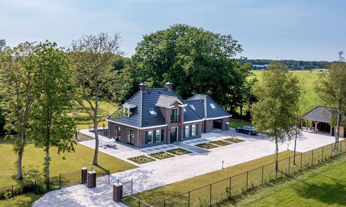 Bakkeveen Villa | Countryside villa with spa, gym, games room & large private garden