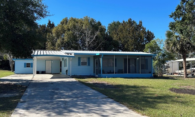 Summerfield House | COUNTRYSTYLE 2-bedroom , house in brilliant Summerfield for a perfect vacation