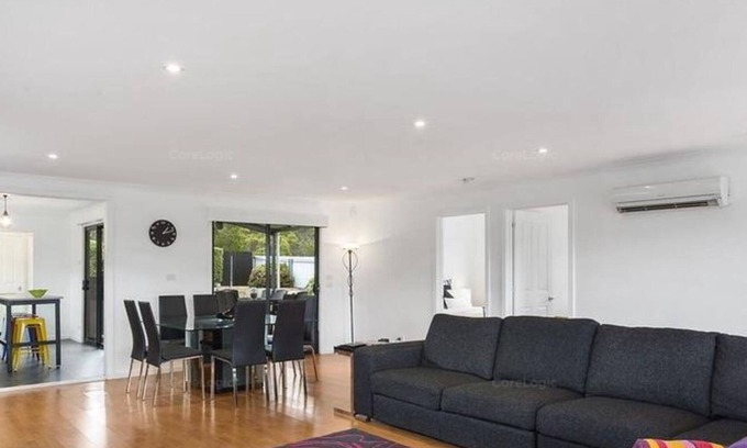 Orford House | Couples Coastal Holiday Home-close to beach, shop, park & boat ramp Orford