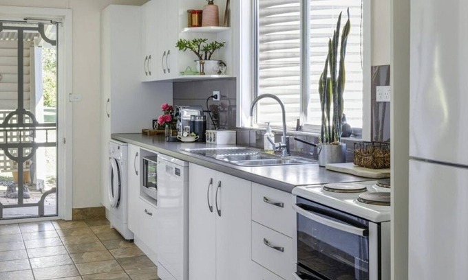 Euroka Cottage | Couples Country Retreat