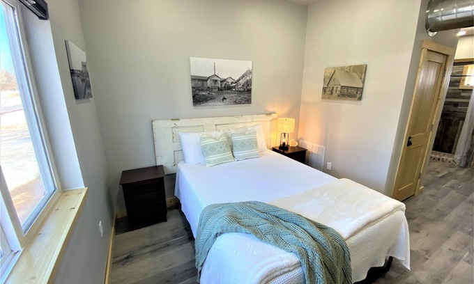 Chassell Apartment | Couples Getaway & Business Travel- 6 Miles to MTU