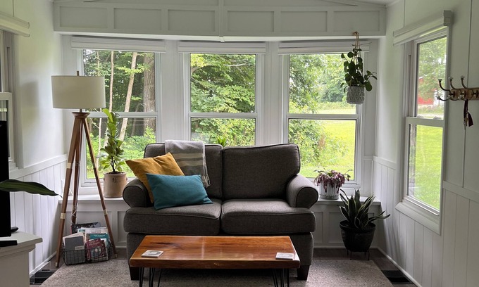 Vandalia House | Couples Hideaway, Romantic, Private, Shipshewana close, Nature, Trails, Wildlife