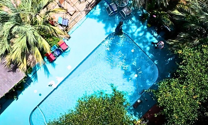 Loxley House | Couples/Pool/Hot tub/guest house/free parking