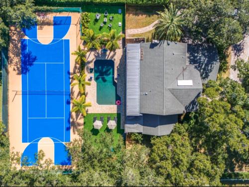 Seminole House | Court Haven Paradise: Your All-In-One Getaway