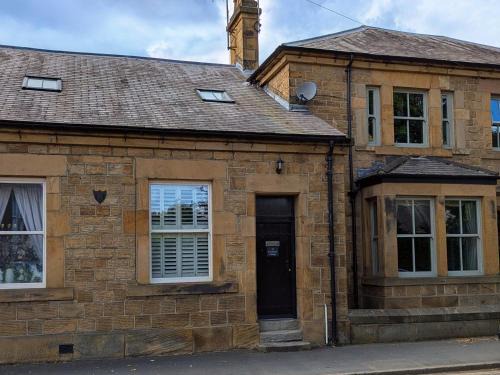 Mosborough House | Courthouse Cottage