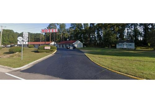 Courtland Hotel | Courtland Inn By Townhouse Franklin VA US 58