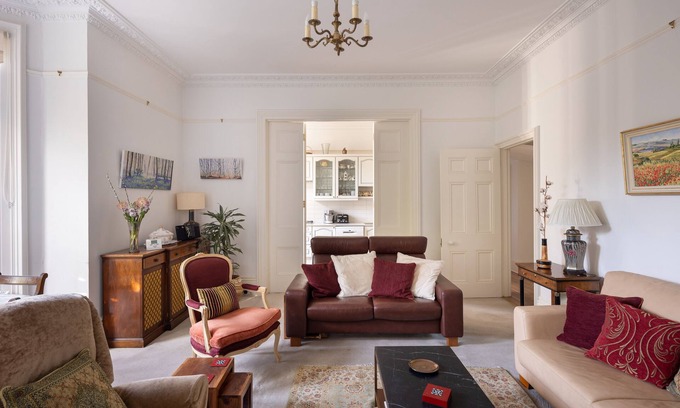 Wimbledon Apartment | Courtside Charms, by Veeve