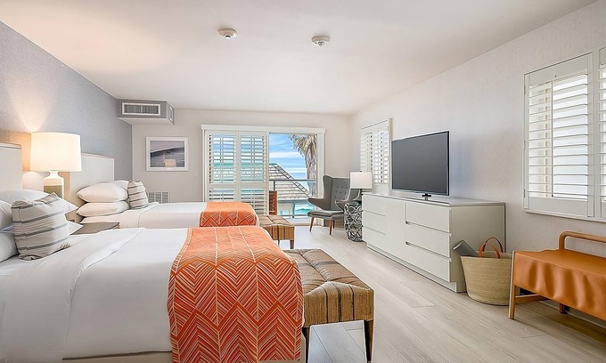 Carlsbad Village House | Courtyard 2 Queen at Beach Terrace, Outdoor Pool, 2 Relaxing Units