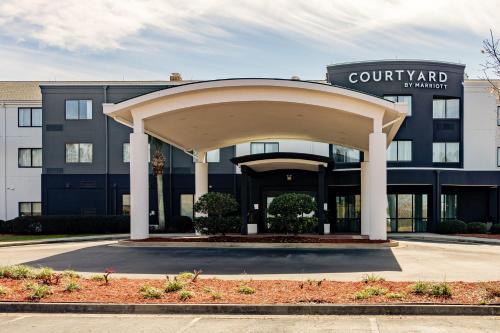 Brunswick Hotel | Courtyard Brunswick