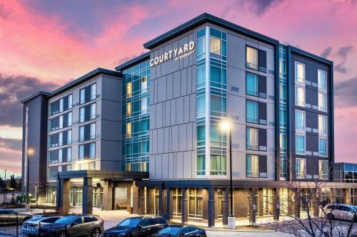 Burlington Hotel | Courtyard by Marriott Burlington-Oakville