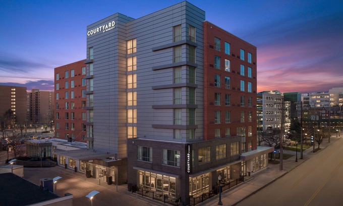 University Circle Hotel | Courtyard by Marriott Cleveland University Circle