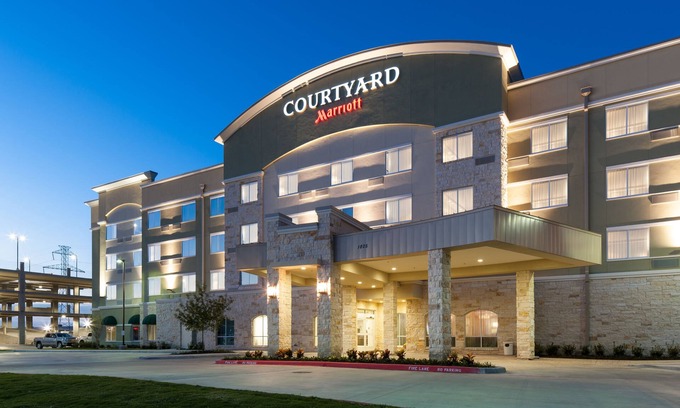Plano Hotel | Courtyard by Marriott Dallas Plano/Richardson